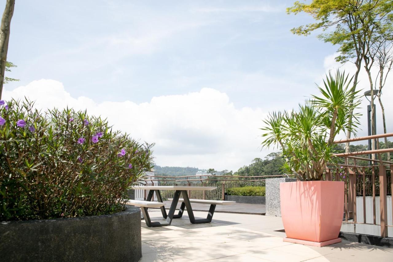 Apartamento Sky Loft@Midhill Genting Highlands Bentong Exterior foto